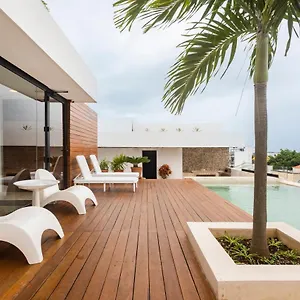 Zilha 42 , Playa del Carmen Mexico