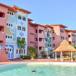 Selina Laguna Zone קנקון